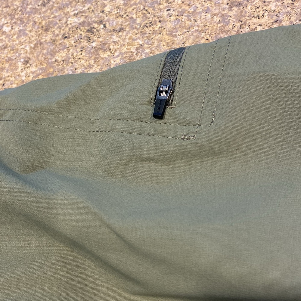 NWT Eddie Bauer Rainier Capri Mid Rise 4 Activewear - Picture 9 of 11